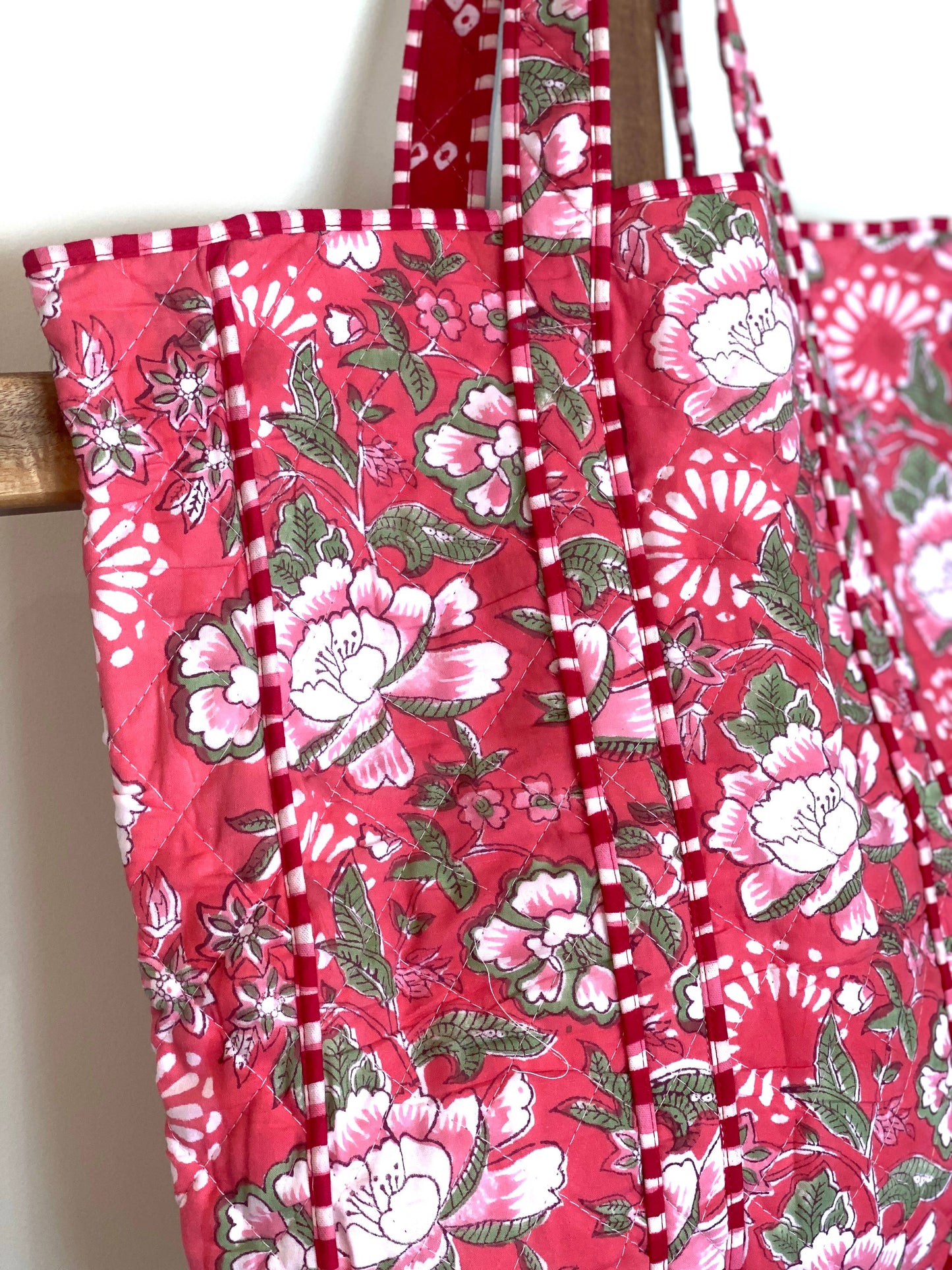 Reversible Quilted Market Bag ~ red