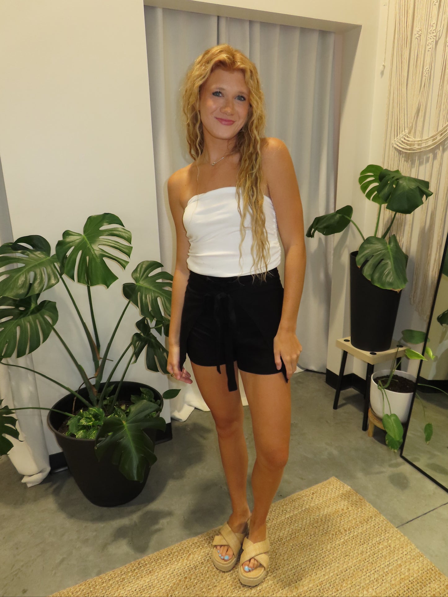 Wrap Short - Black Linen