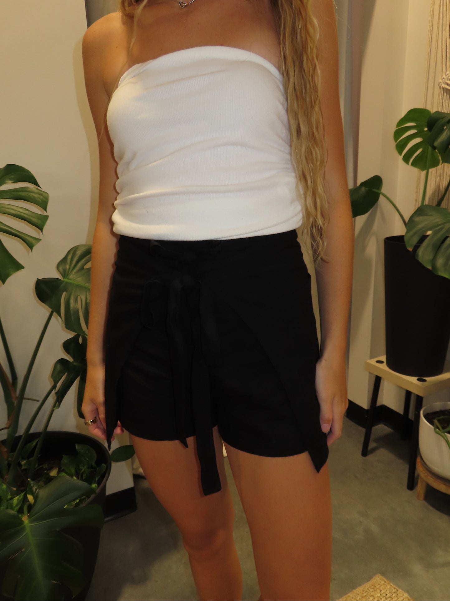 Wrap Short - Black Linen